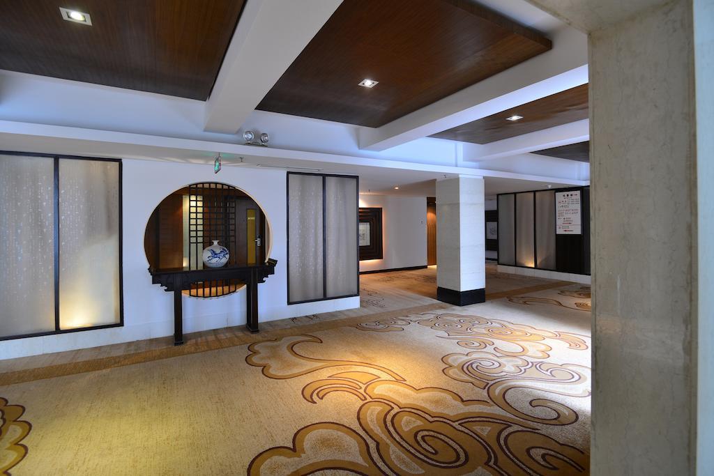 บาวดาว เอ็กซ์ซิบิชั่น เซ็นเตอร์ โฮเต็ล Hotel หวู่ยี่ฉาน ภายนอก รูปภาพ