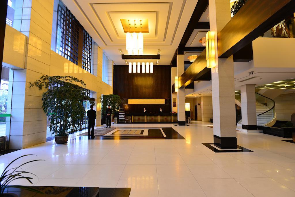 บาวดาว เอ็กซ์ซิบิชั่น เซ็นเตอร์ โฮเต็ล Hotel หวู่ยี่ฉาน ภายนอก รูปภาพ