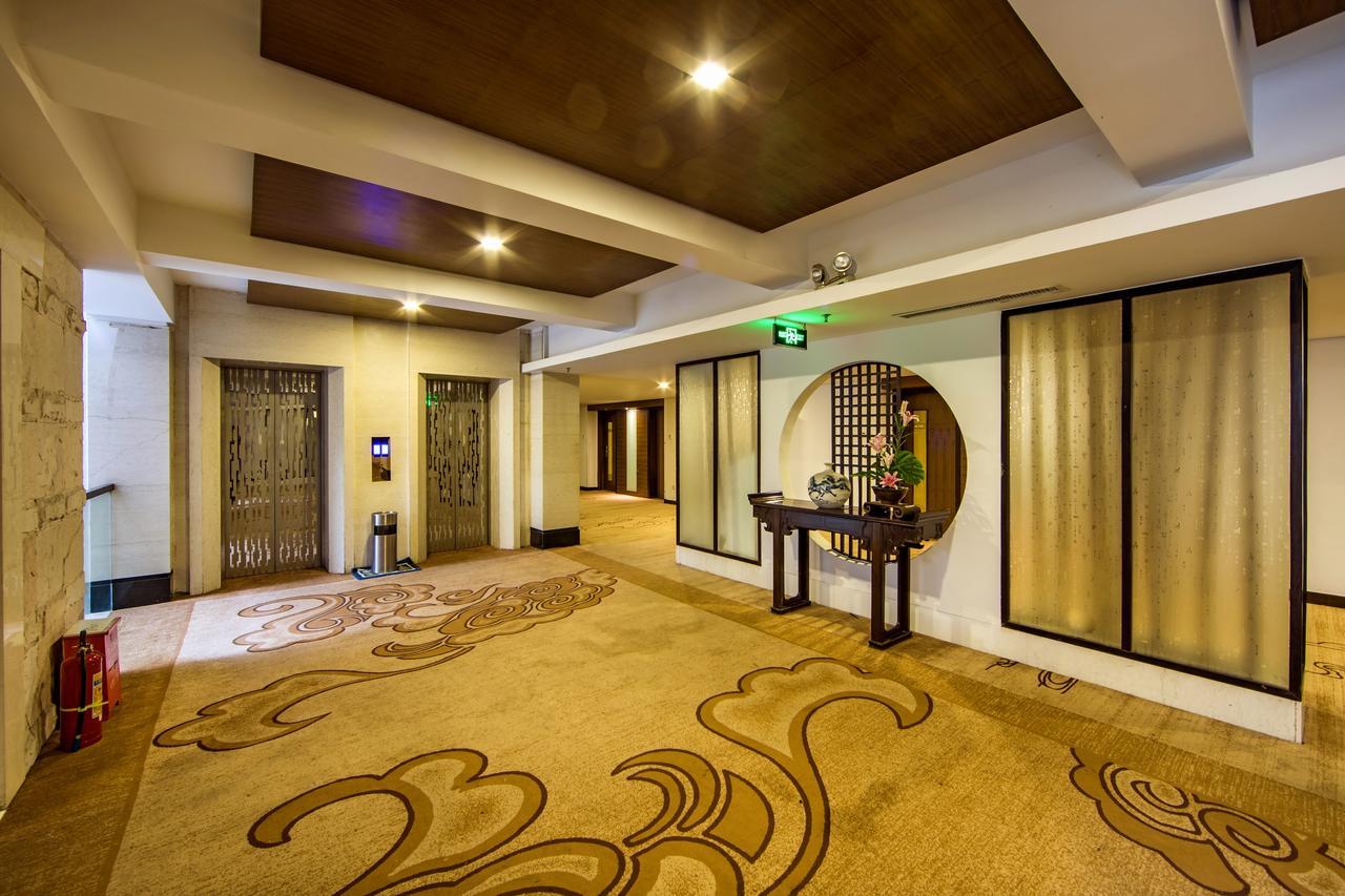 บาวดาว เอ็กซ์ซิบิชั่น เซ็นเตอร์ โฮเต็ล Hotel หวู่ยี่ฉาน ภายนอก รูปภาพ